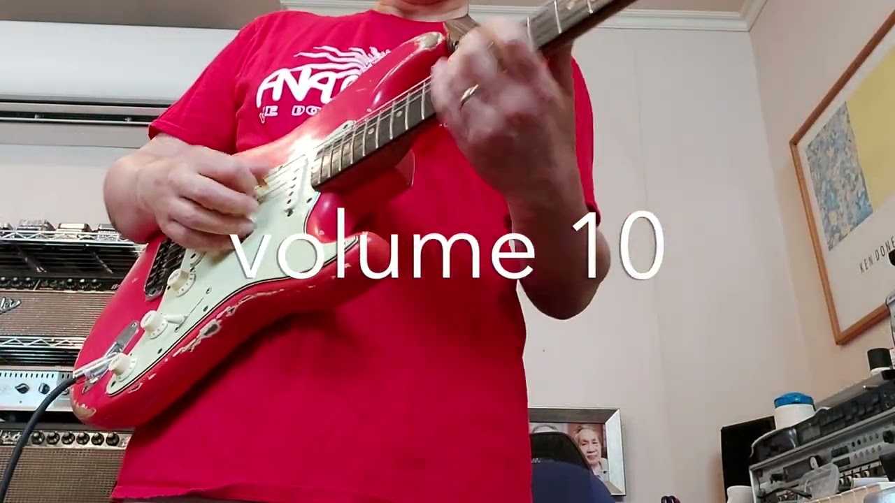 Analog Man “Sun Face” NKT275 White Dot - YouTube