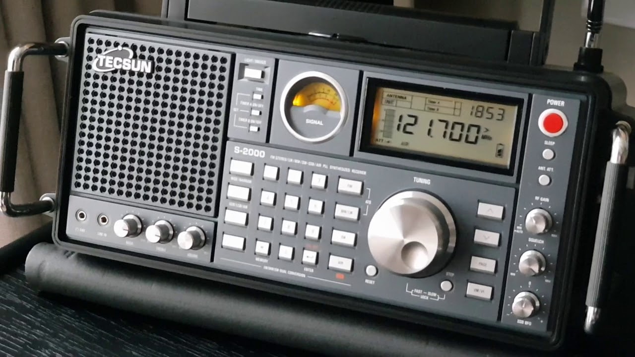 Tecsun S-2000 close up airband action. - YouTube