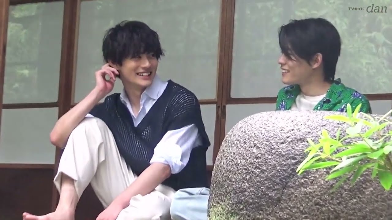 TVガイドdan vol.44】前田拳太郎＆日向亘メイキング動画 - YouTube