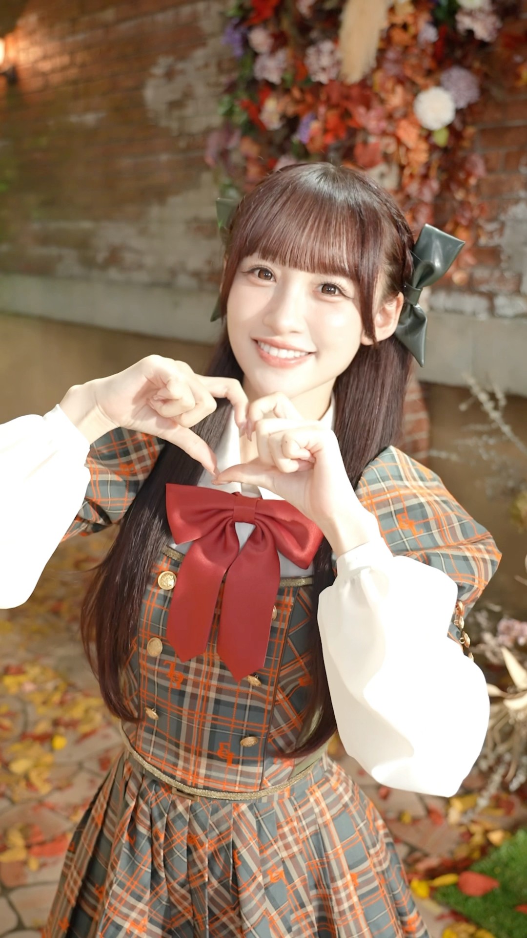 ラブソングに襲われる 」歌唱衣装 DANCE ver.🐺🤎 #イコールラブ