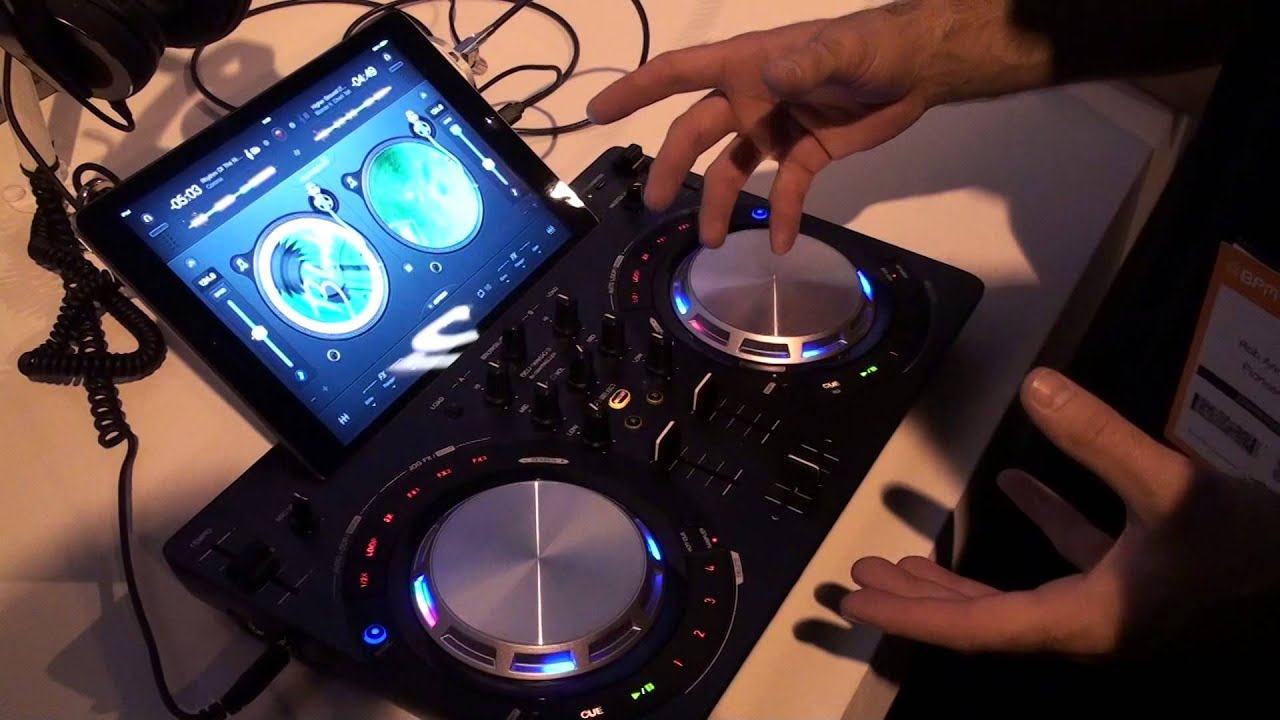 Pioneer DDJ-WeGo 3 DJ Controller @ BPM 2014 - YouTube