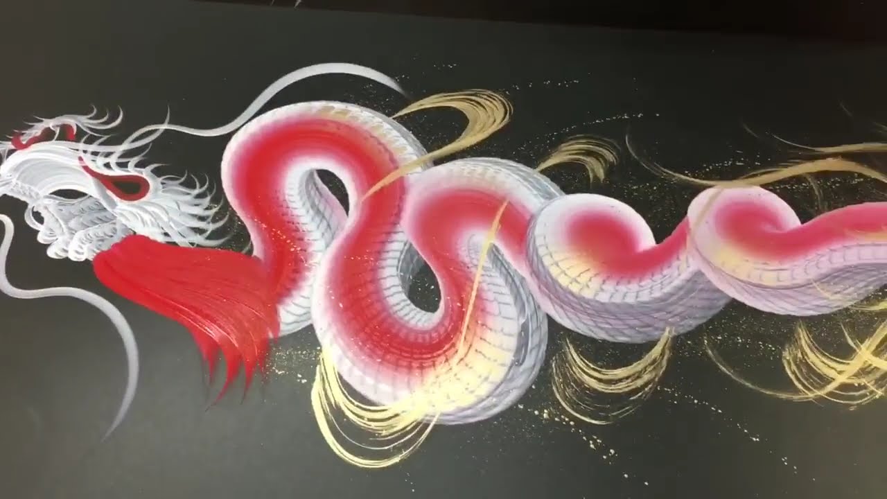 なにげに世界で有名な日本人：「一筆龍」を描き上げる絵師、手島啓輔氏