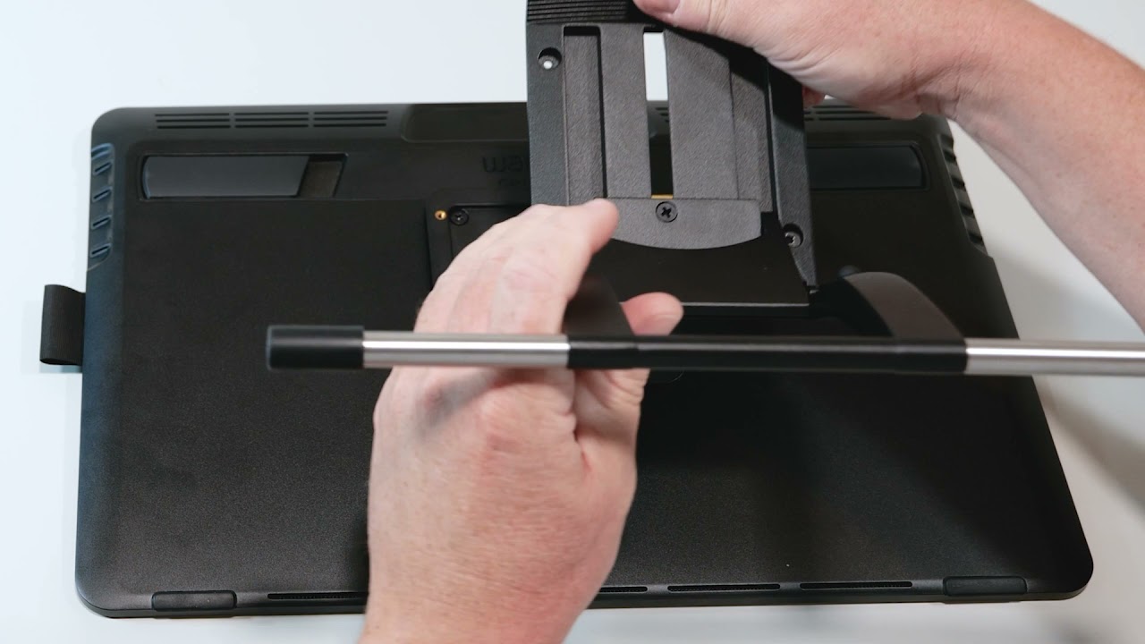 ワコム| Wacom Cintiq Pro 16(2021)とAdjustable Standの設置方法