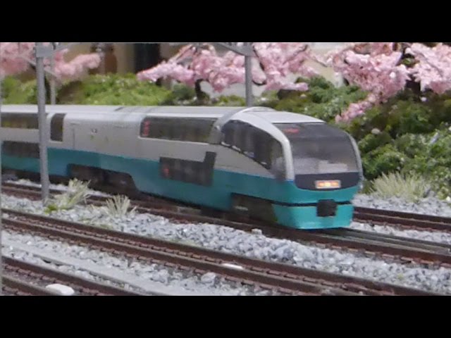 Nゲージ KATO 251系 スーパービュー踊り子 新塗色 走行シーン集 - YouTube