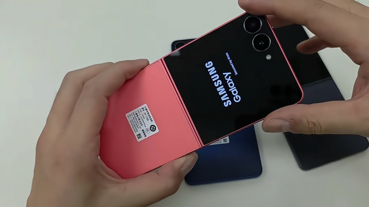 Samsung Galaxy Z Flip 7 Coral Red Colour Unboxing! - YouTube