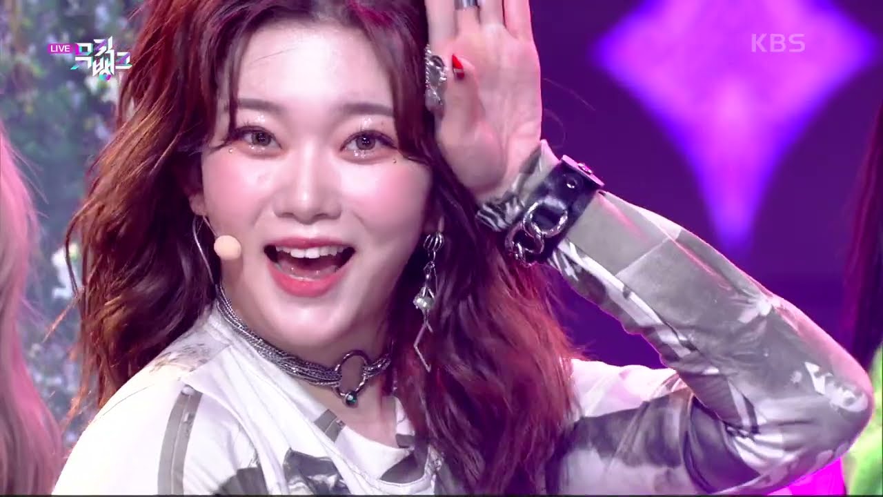 Billlie(빌리 ビリ) - GingaMingaYo (the strange world) (Music Bank