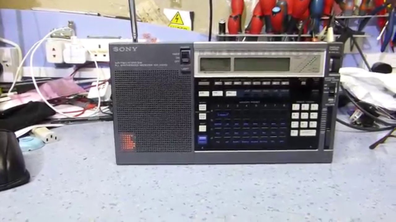 Sony ICF-2001D - YouTube