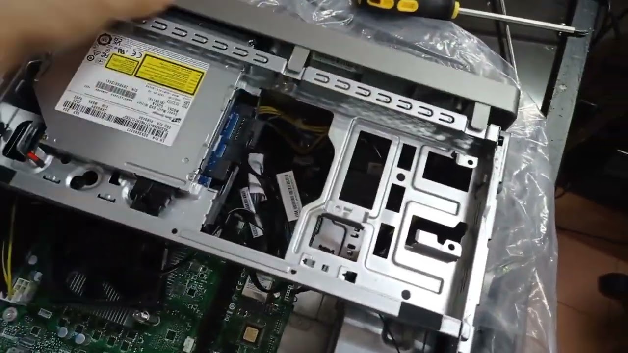Inside Lenovo IdeaCentre 5 14IOB6 Memory, SSD upgrade - YouTube