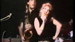 Blue Angel (Cyndi Lauper): 伝説のロックスター大集合！