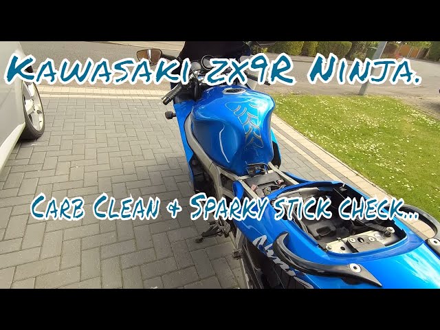 Kawasaki ZX9R Carb Removal /clean and spark plug inspection - YouTube