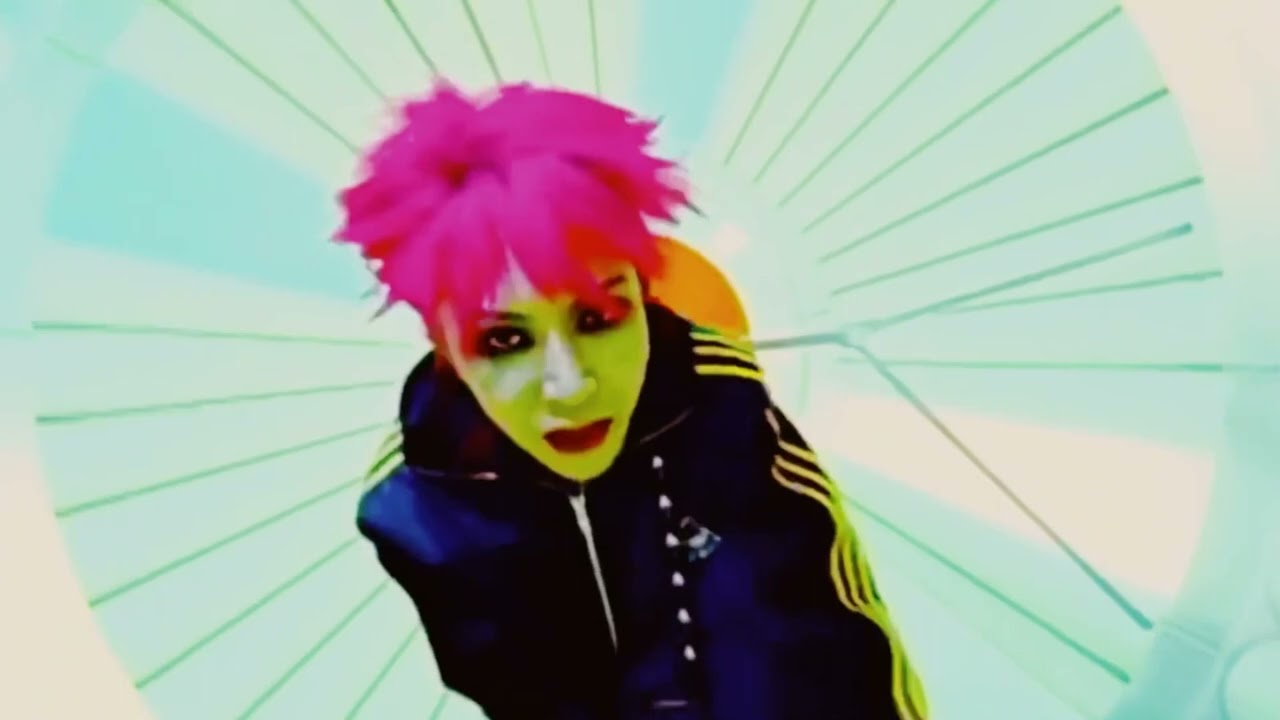 ROCKET DIVE hide with Spread Beaver - YouTube