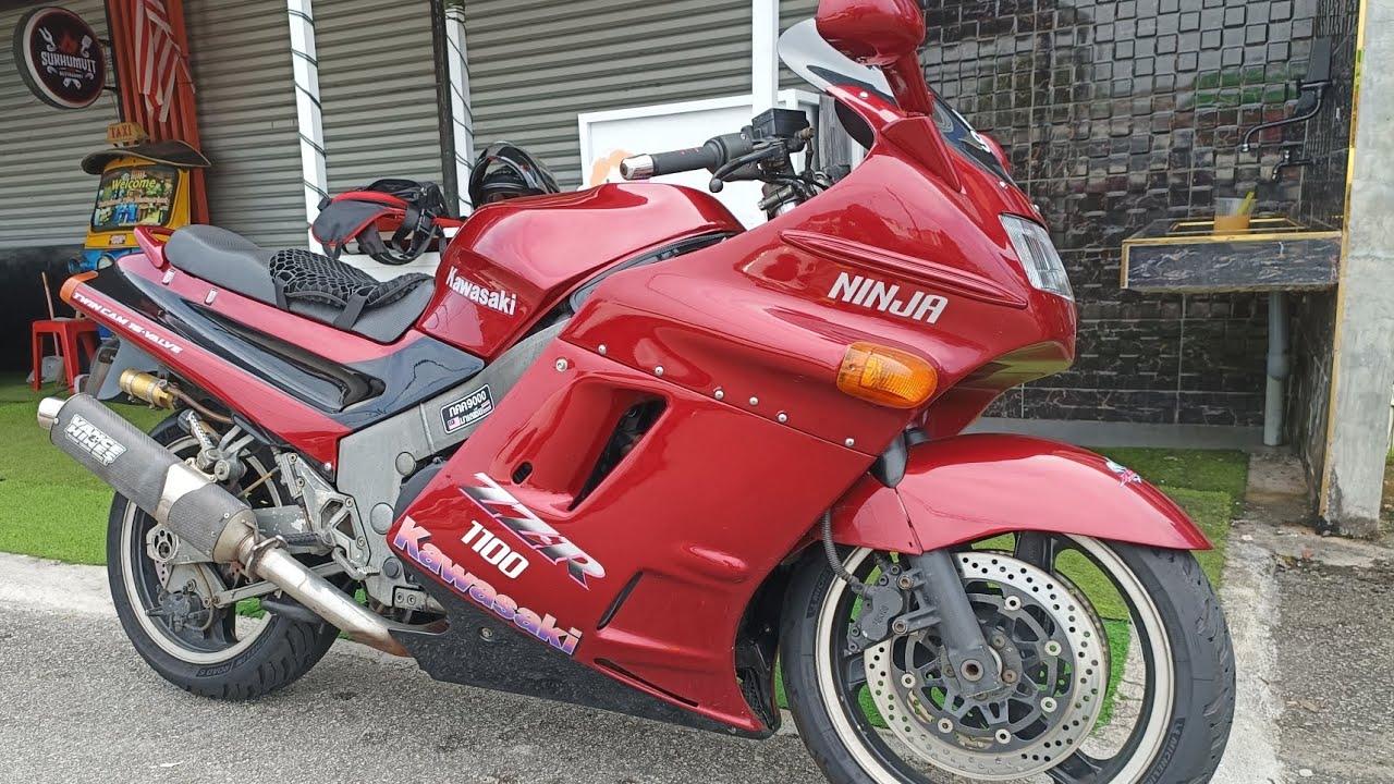 BIKES: 1990 Kawasaki ZZR1100 / ZX11 Ninja - 