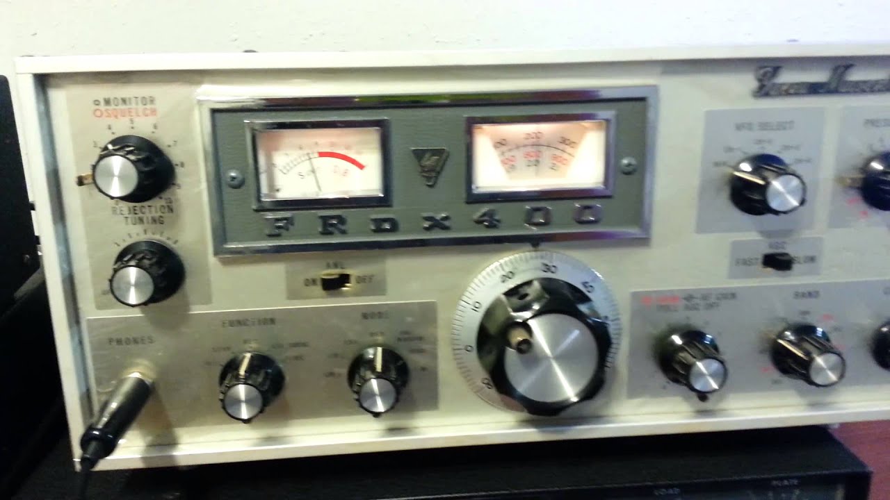 Yaesu FRdx-400 Receiver - YouTube