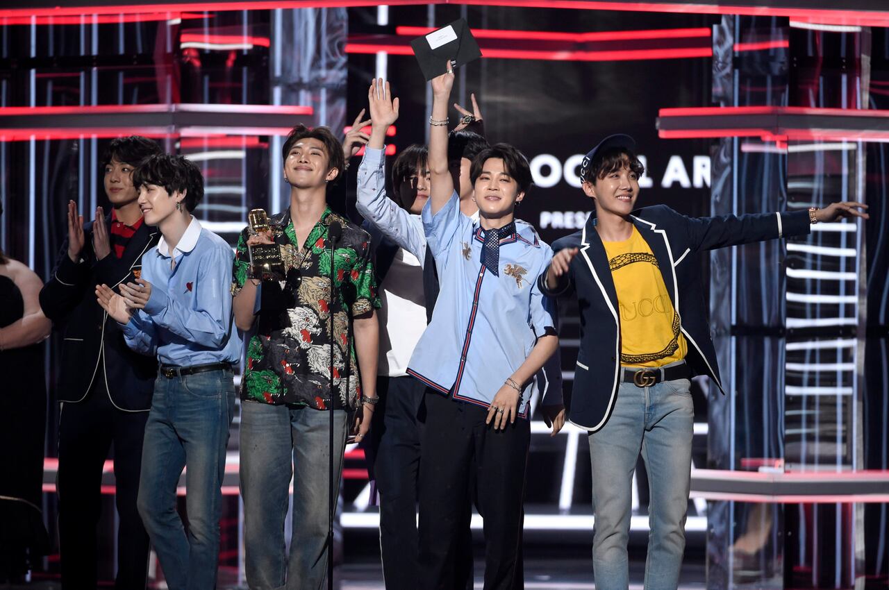 K-pop troupe BTS scores historic debut atop Billboard music chart