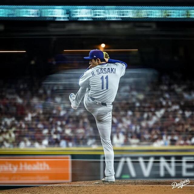 佐々木朗希に称賛の嵐 ロバーツ監督「まるで別人だった。チームを勢い