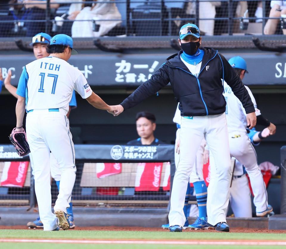 日本ハム 新庄監督の敬遠策が奏功 近藤を歩かせ山川勝負で無失点