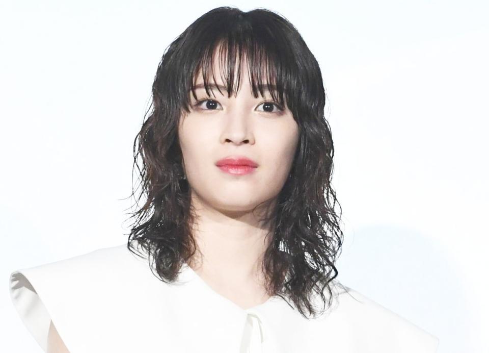 広瀬すずら超豪華コートサイド スニーカー好き熱狂「すずちゃんAJ2