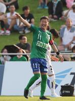 キングカズがチャンス創出 鮮やか反転ドリブルから絶妙スルーパス