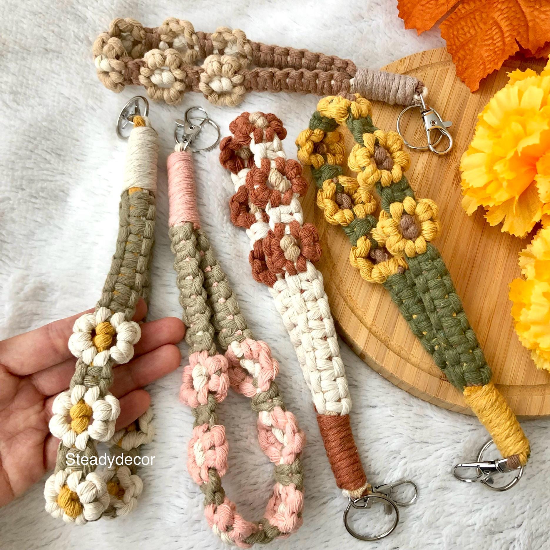 マクラメフラワーリストレットキーホルダー、ボヘミアンフローラル