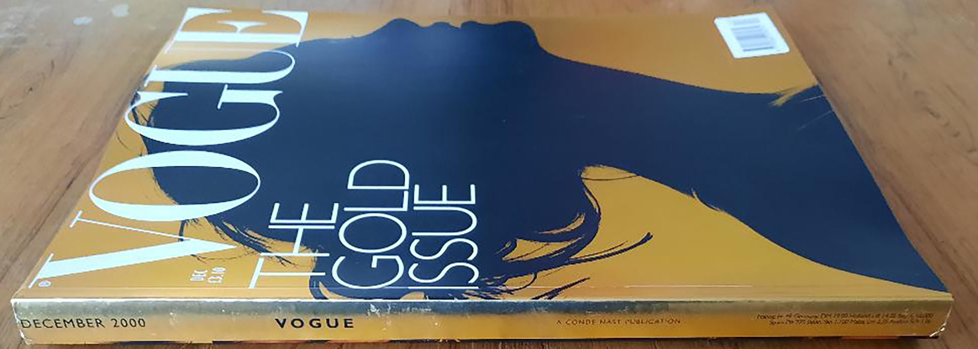 Vogue UK Dec 2000 British Original Fashion Magazine Gift Present