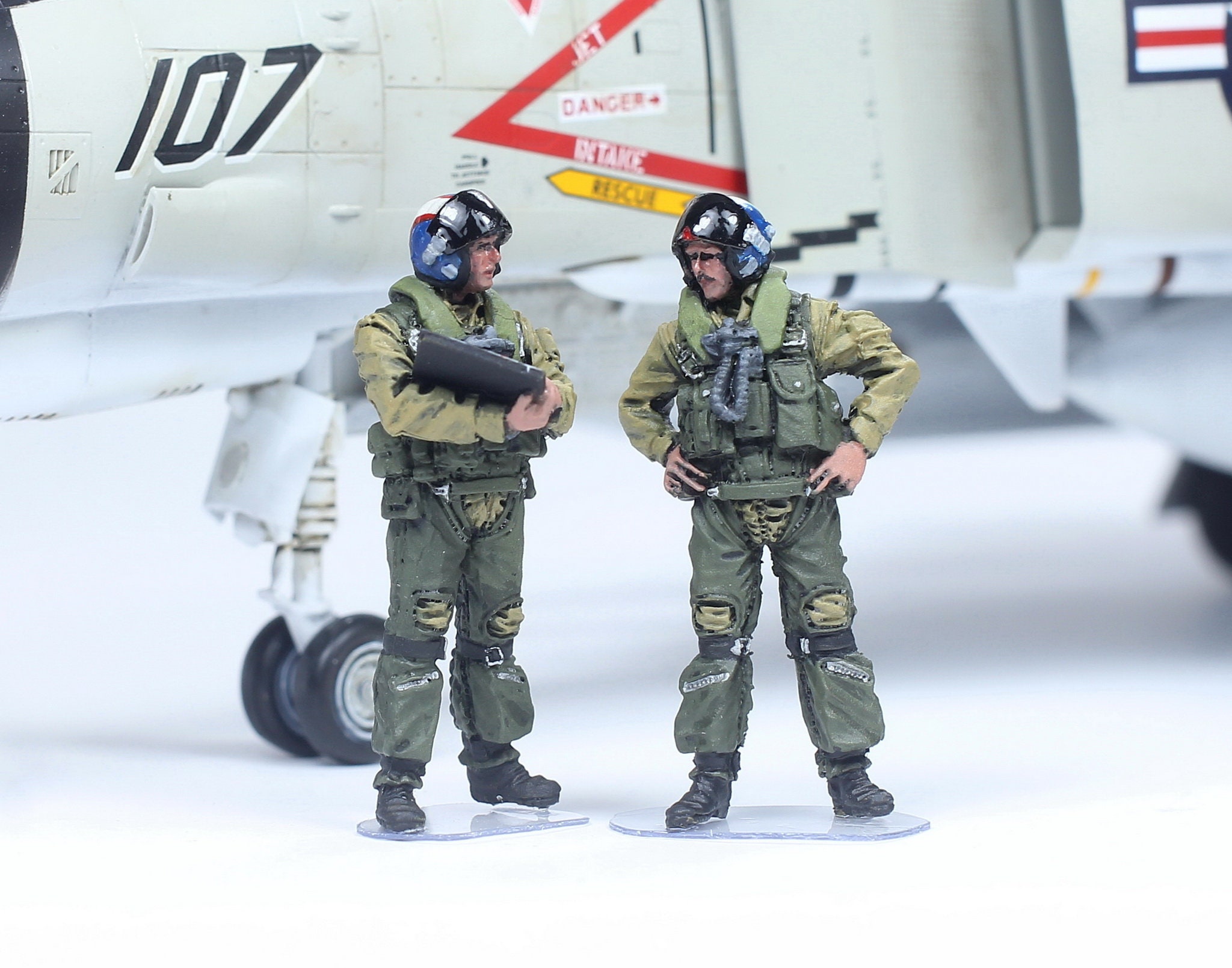Painted US Navy Pilot Figures: 1/48 Scale Resin Model Set - Etsy