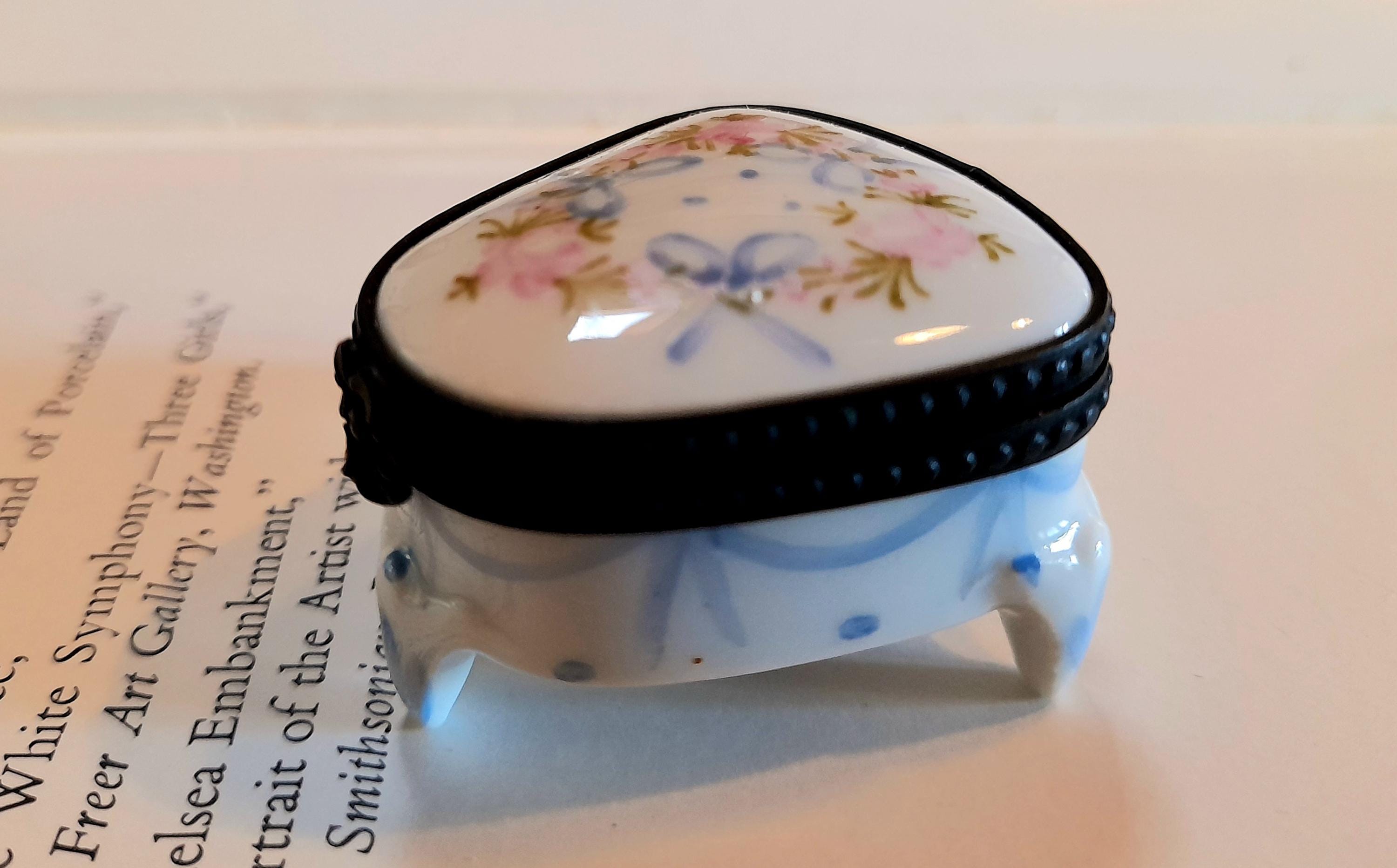 心弾むアコーディオン】リモージュボックス 希少モチーフ 小物入れ