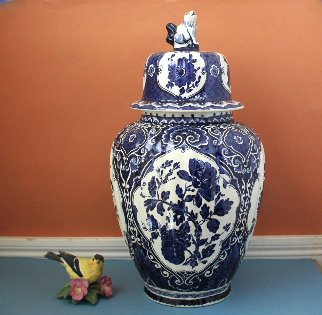 デルフトブルー ジンジャー；ロイヤルスフィンクスのフ−ドック壷、花