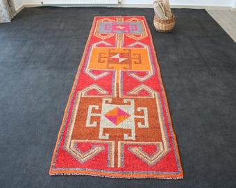 手作りトルコ製ウシャックランナーラグ：ヴィンテージウール、レッド
