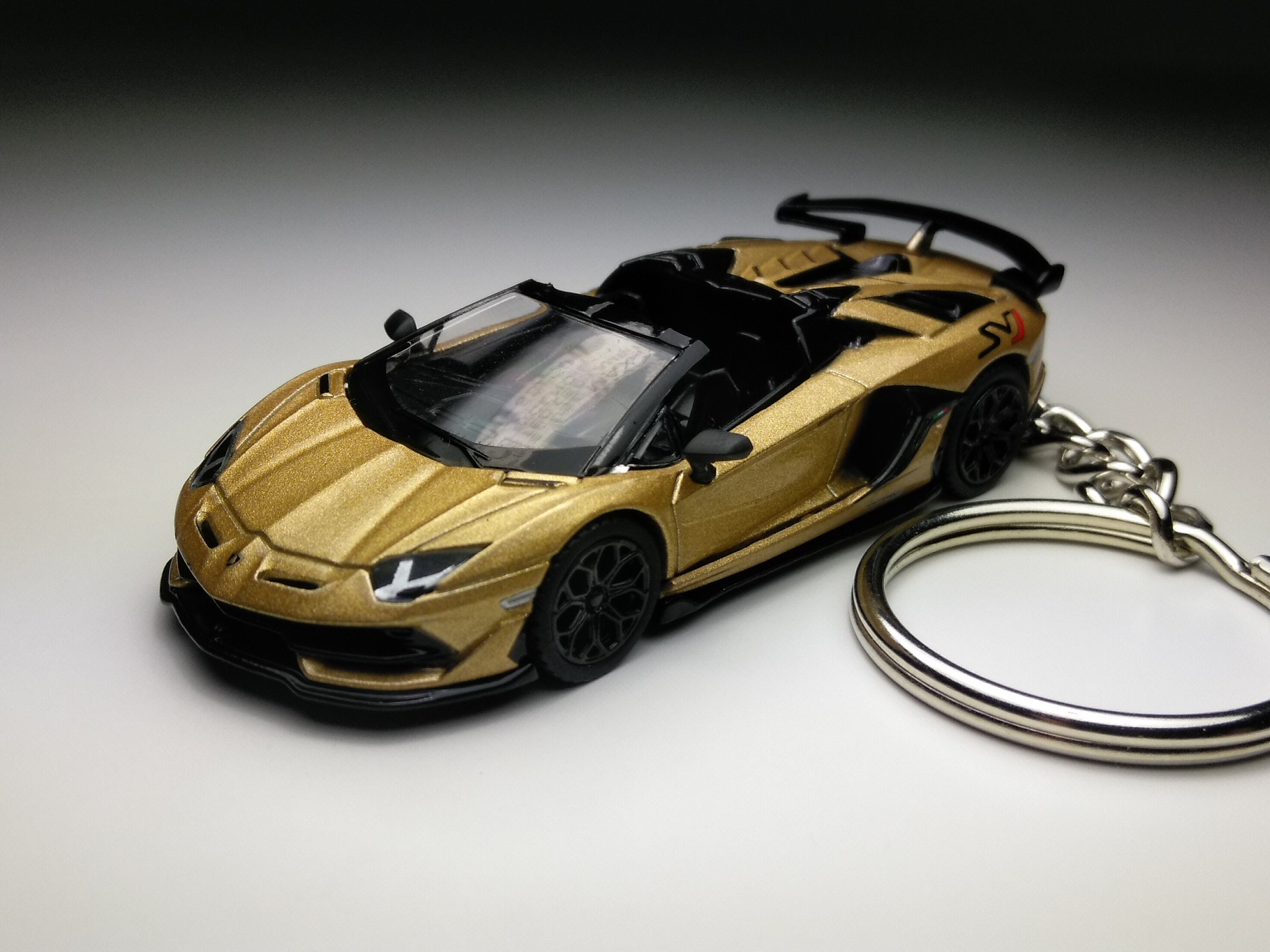 ランボルギーニ アヴェンタドール SVJ キーホルダー - Etsy 日本