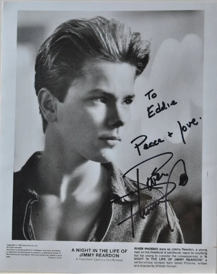 リバー・フェニックス直筆サイン入り写真 - ジミー・リアドンの生涯の