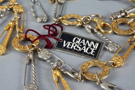 Vintage GIANNI VERSACE Iconic Medusa Safety Pin Necklace Belt