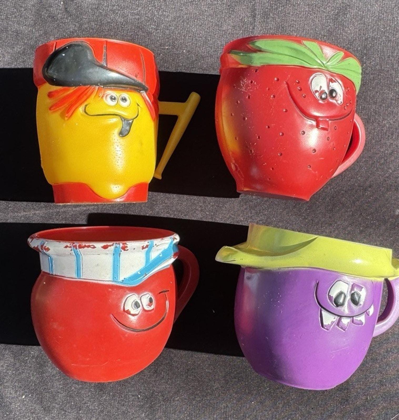 4 Vintage 1969 Pillsbury FUNNY FACE DRINK Mix Mugs Plastic Kool