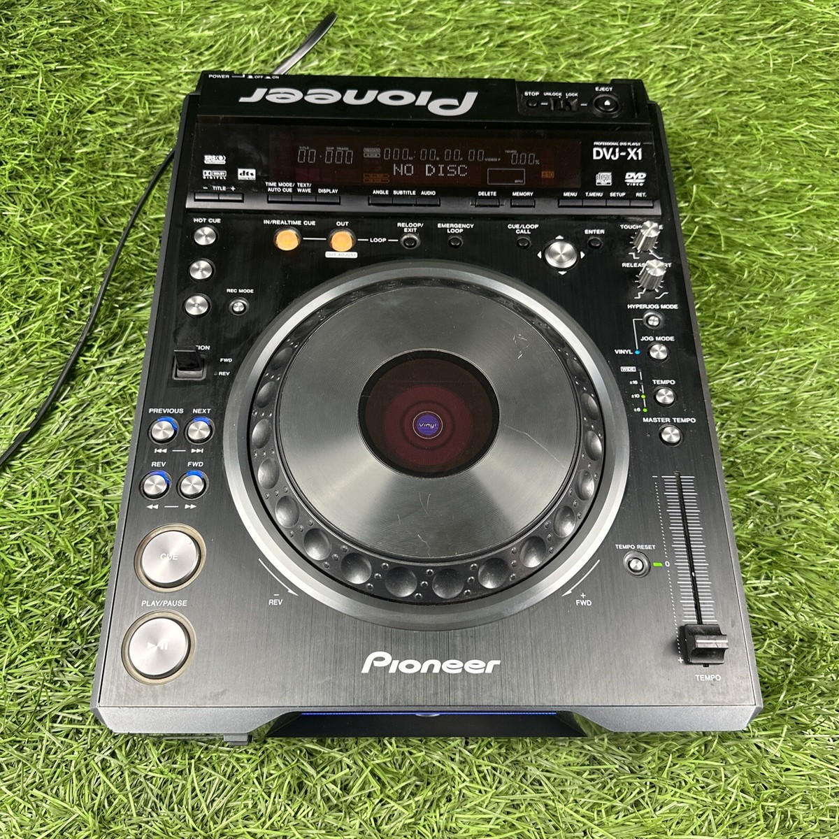Pioneer DVJ-X1 DVDを映像ごとスクラッチできます モニター付き