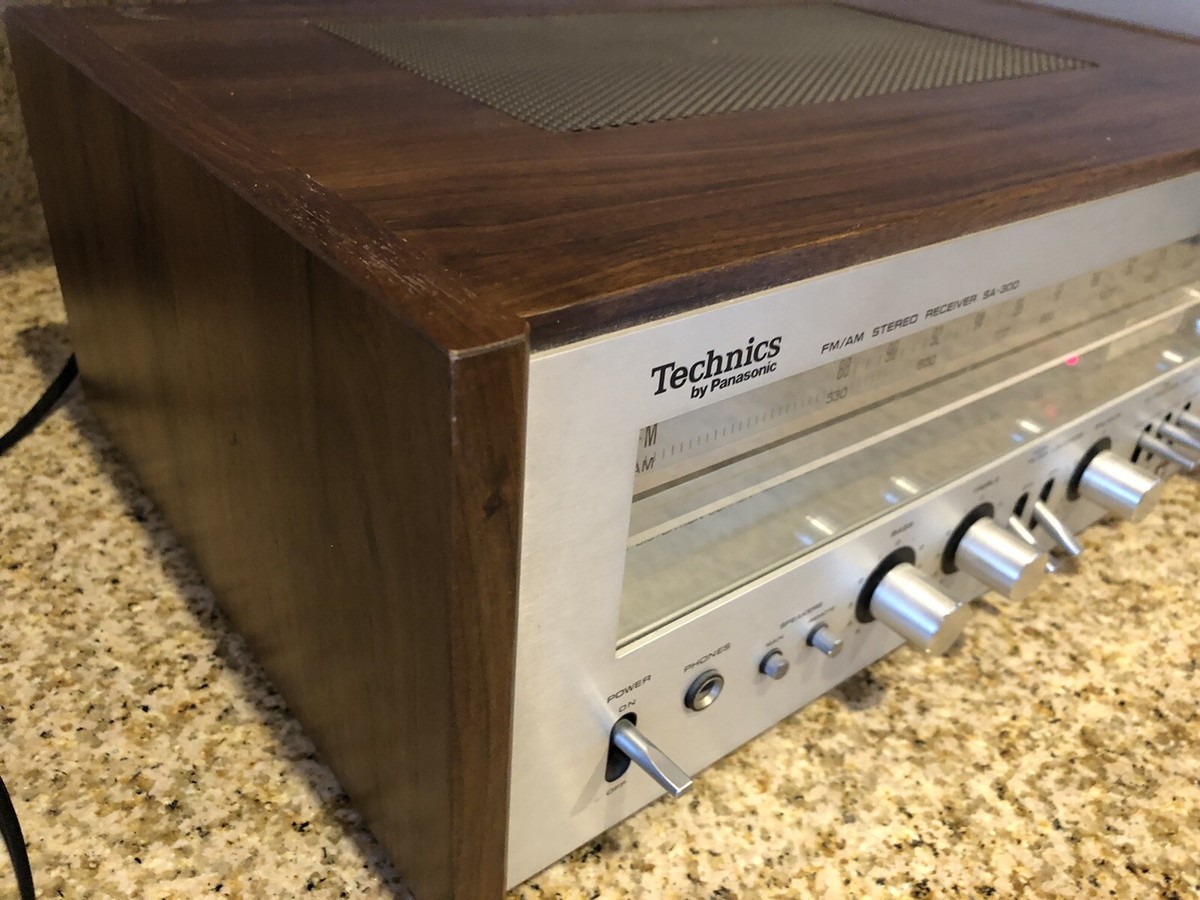 Vintage Technics SA-300 Stereo Receiver AM FM Tuner Japan Tested