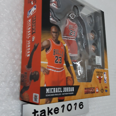 MEDICOM TOY MAFEX No.100 Michael Jordan Chicago Bulls Figure - New