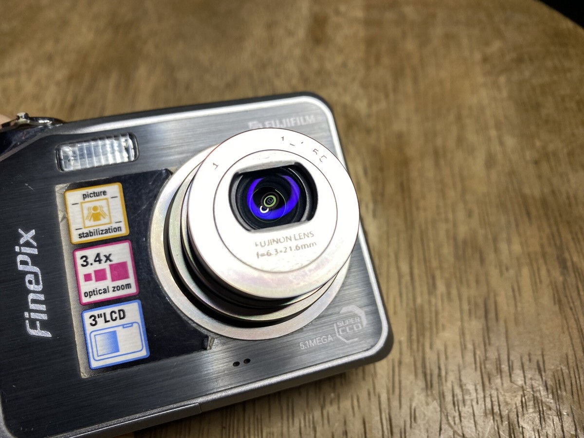 Fujifilm Finepix V10 5.1MP CCD Digital Camera Games Rare Tested