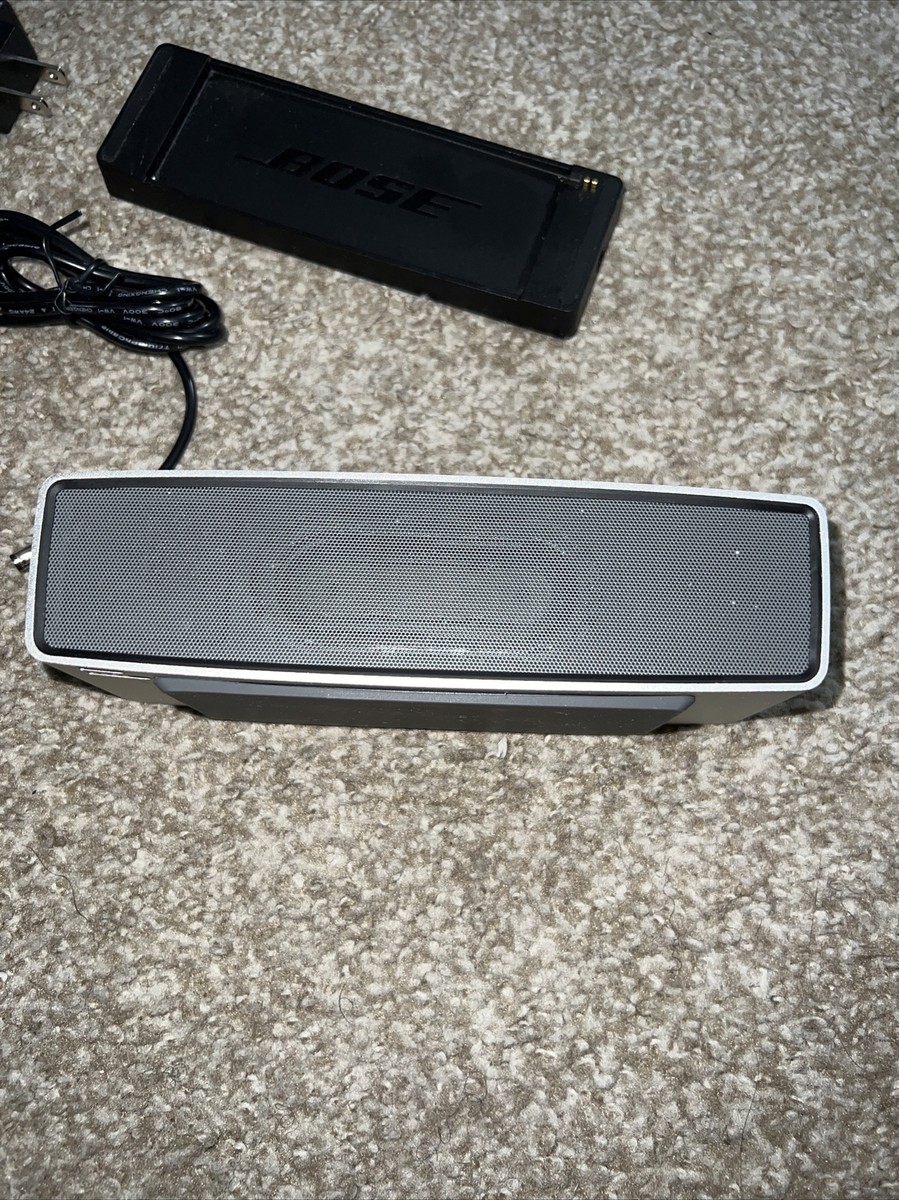 Bose SoundLink Mini Bluetooth Speaker - Silver All Metal With Plug