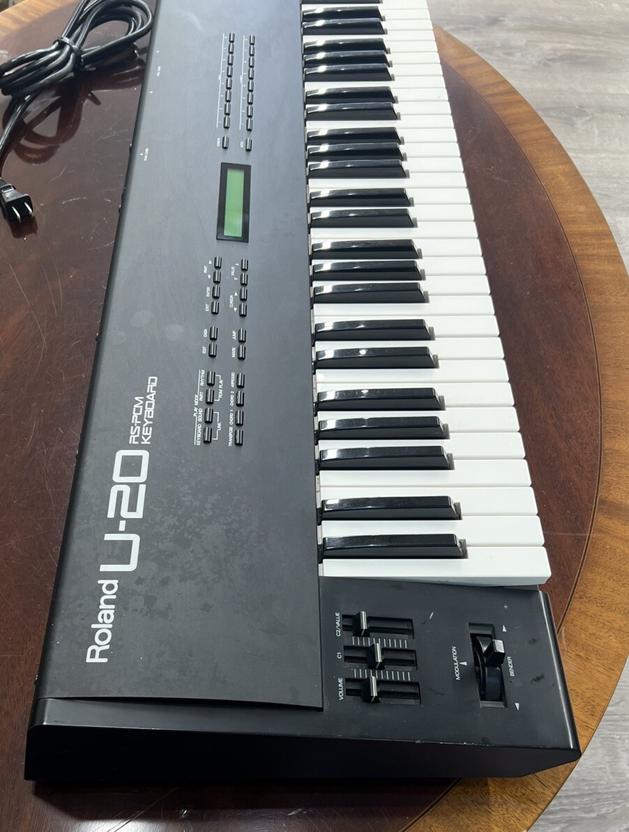 Roland U-20 RS-PCM 61 Key Synthesizer Keyboard-(Working But 10 Key