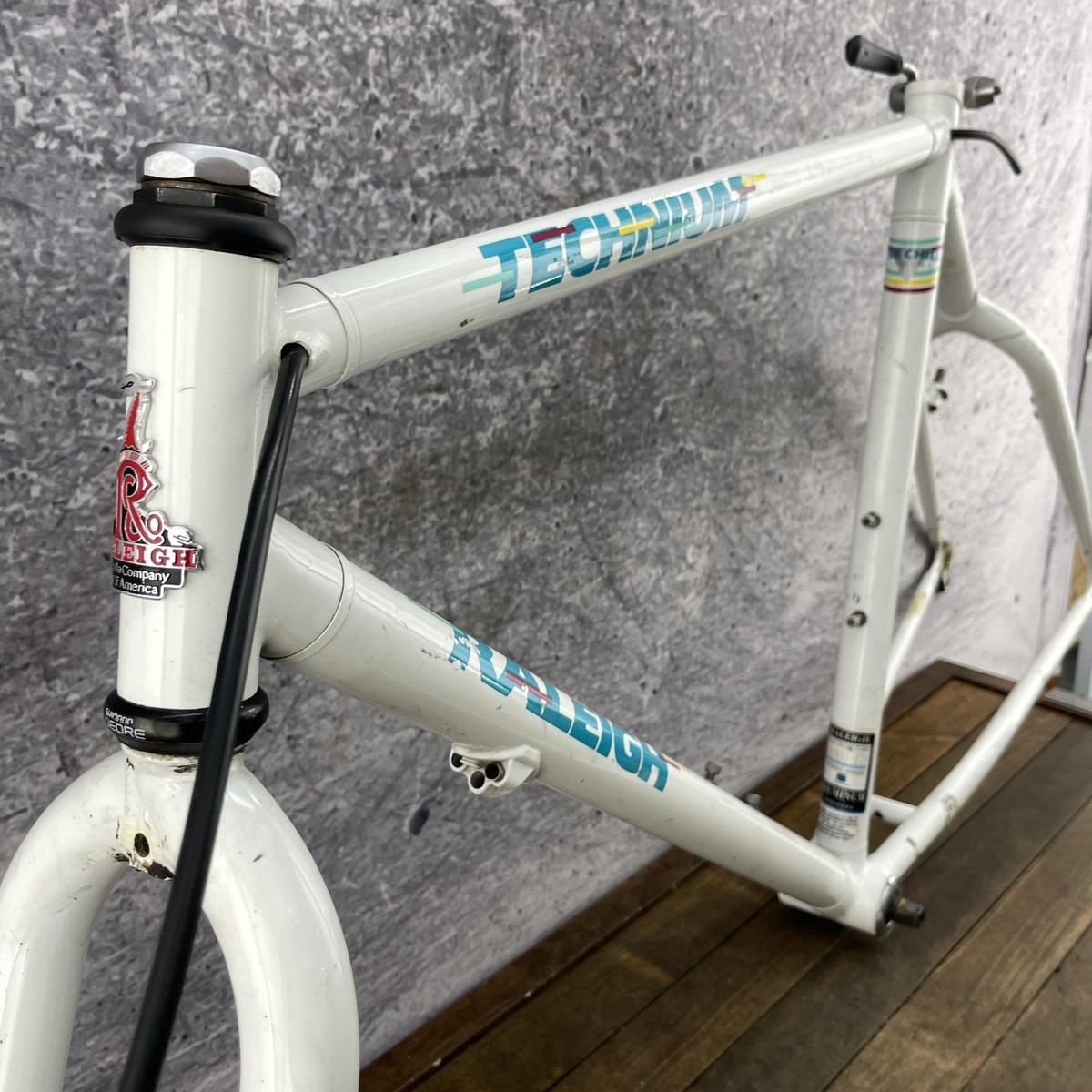 Vintage Raleigh Technium Mountain Bike Frame 20 in White Aluminum