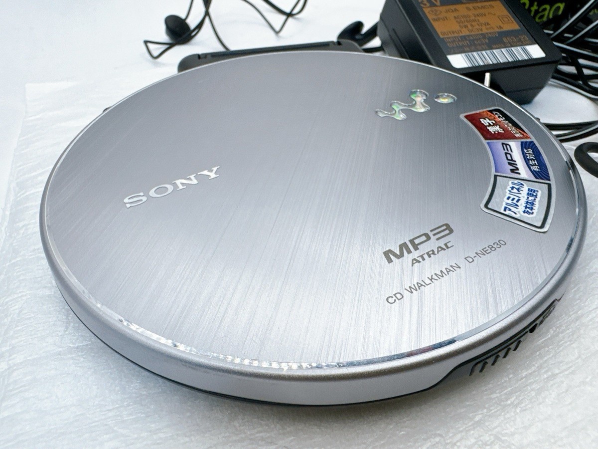 Sony D-NE830 Walkman Silver Portable CD Player MP3 ATRAC Boxed