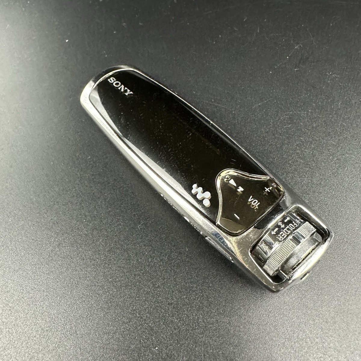 Sony Walkman NW-S706F Portable Audio Player 4GB Gold Tested