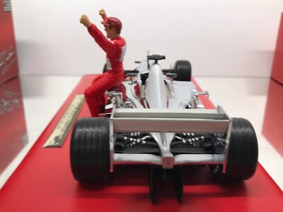 HOTWHEELS C7332 FERRARI F2003-GA F1 #1 SCHUMACHER -CHROME 1:18