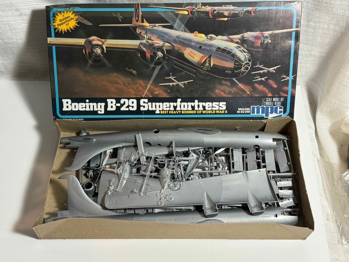 Boeing B29 Superfortress WWII airplane model kit MPC in box 1/72