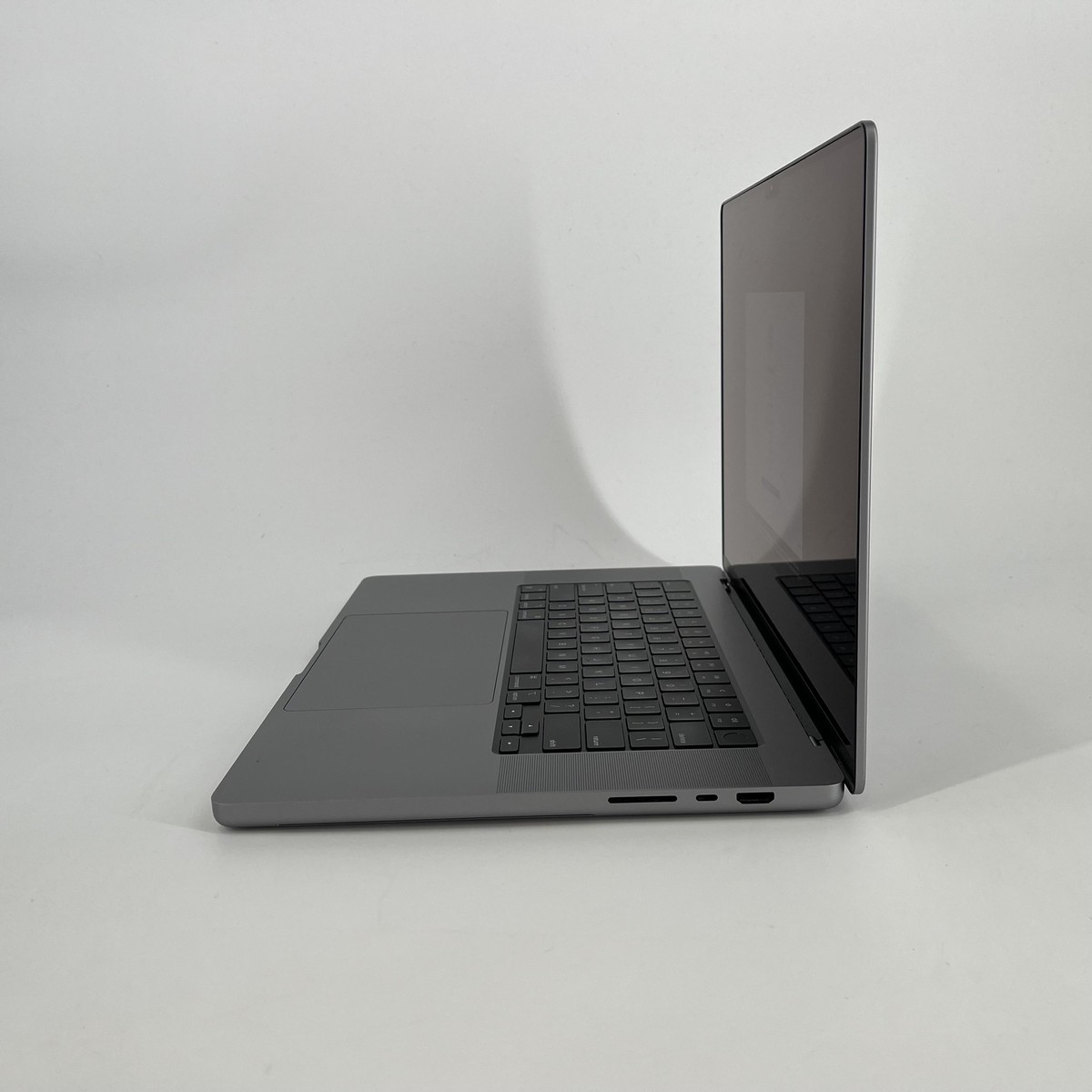 MacBook Pro 16 2021 M1 Pro 10-Core - 16-Core GPU 16GB 512GB Space