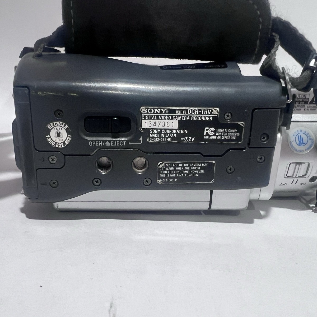 Sony DCR-TRV70 MiniDV Handycam Digital Video Camera Recorder