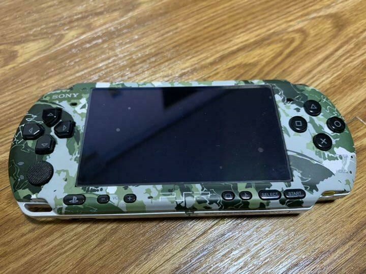 Playstation Metal Gear Solid Peace Walker Premium Package PSP-3000