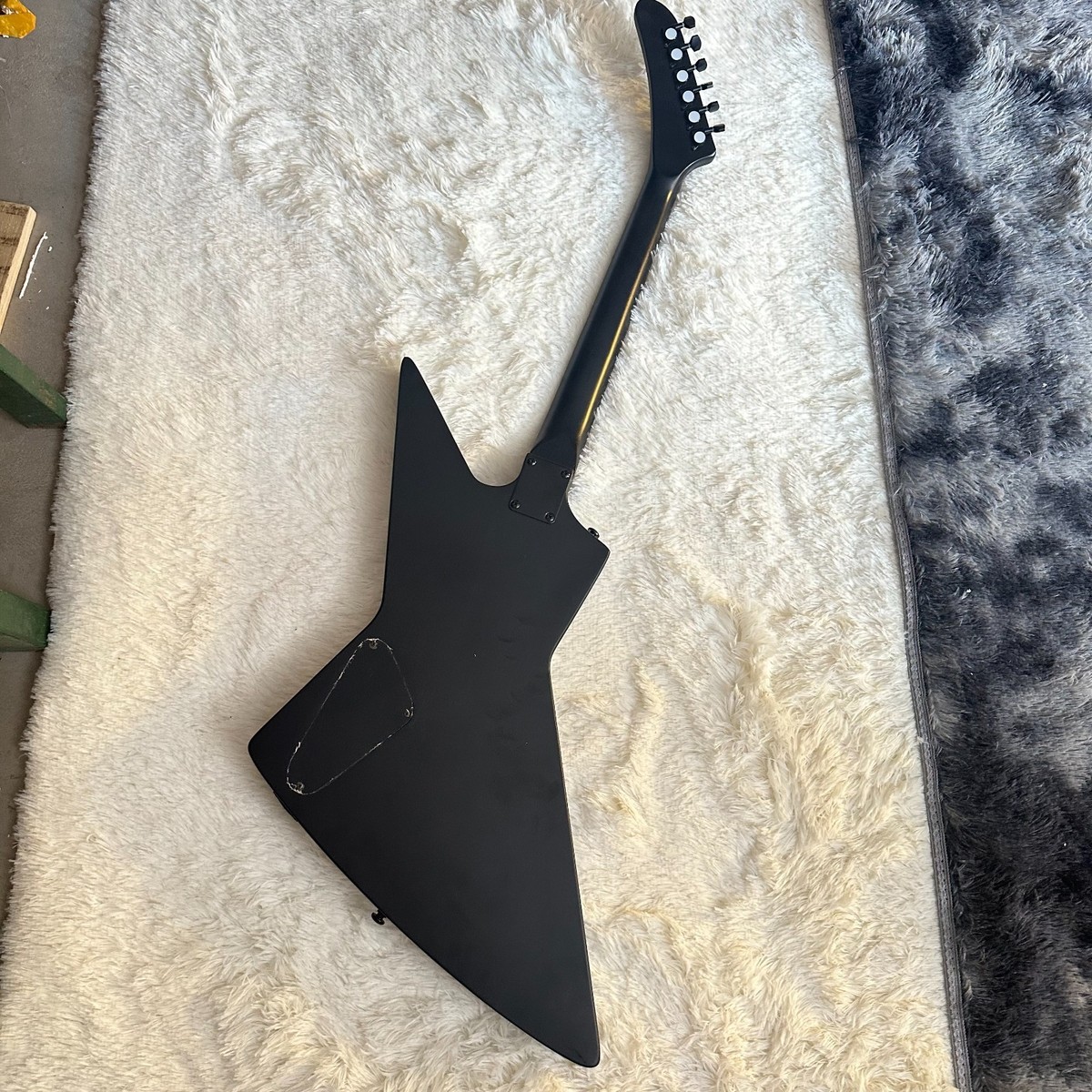 LTD JH-2 James Hetfield Matte Black Diamond Plate Explorer