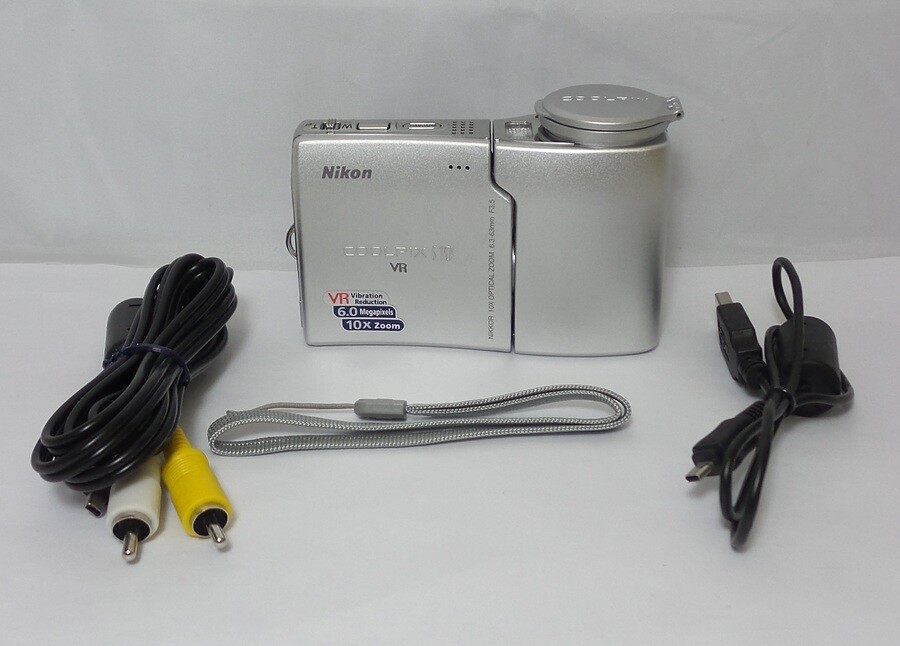 Nikon Coolpix S10 6MP Digital Camera 10x Zoom - Vibration