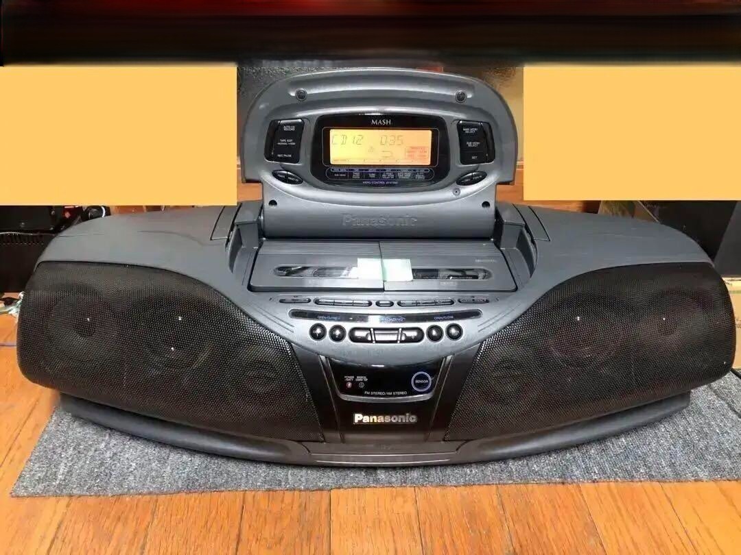 JUNK] Panasonic PORTABLE STEREO CD SYSTEM, RX-DT75, COBRA TOP