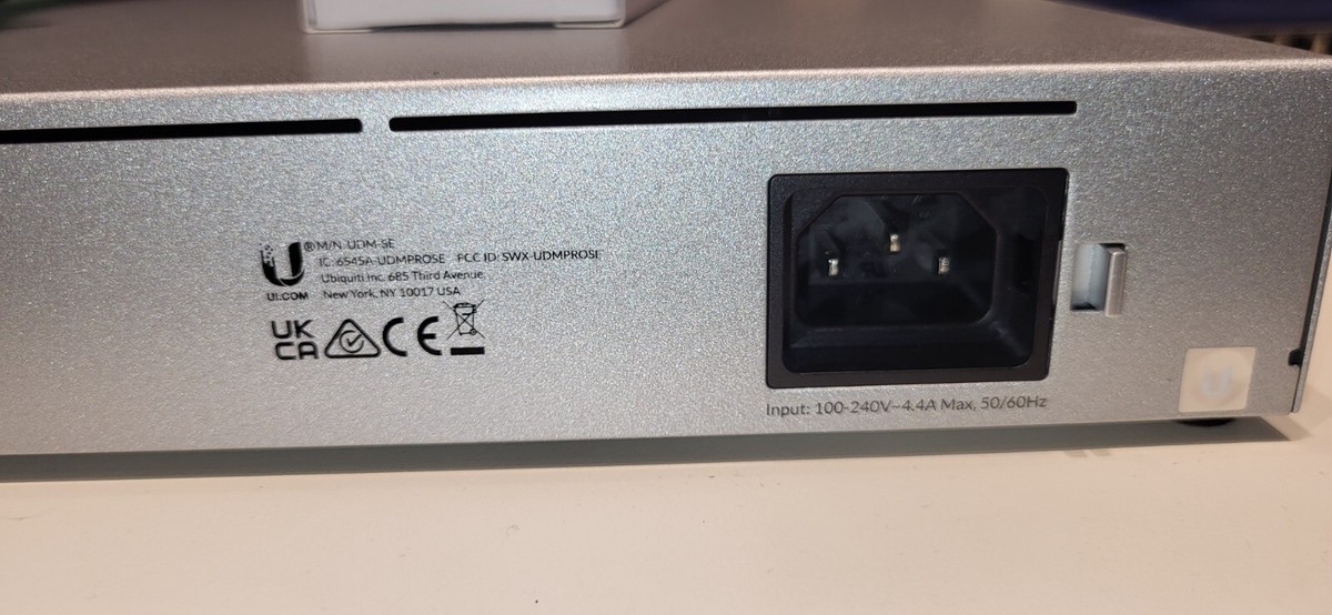 Ubiquiti UDM-SE UniFi Dream Machine Special Edition Integrated 8